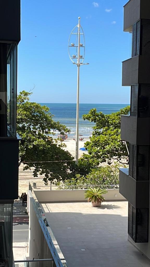 Appartement Avenida Atlantica, Beira Mar, Pe Na Areia à Balneário Camboriú Extérieur photo